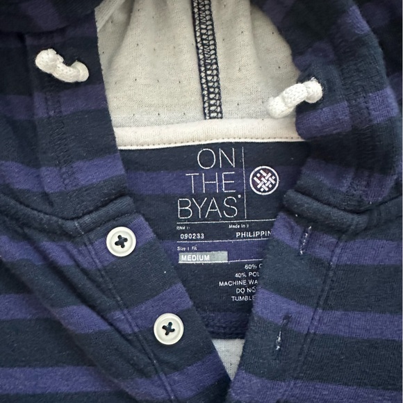 On The Byas Men’s Pullover Hoodie - Picture 3 of 6
